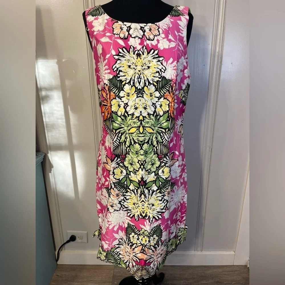 Tiana B. Tropical Floral Print‎ Sheath Dress Size 10